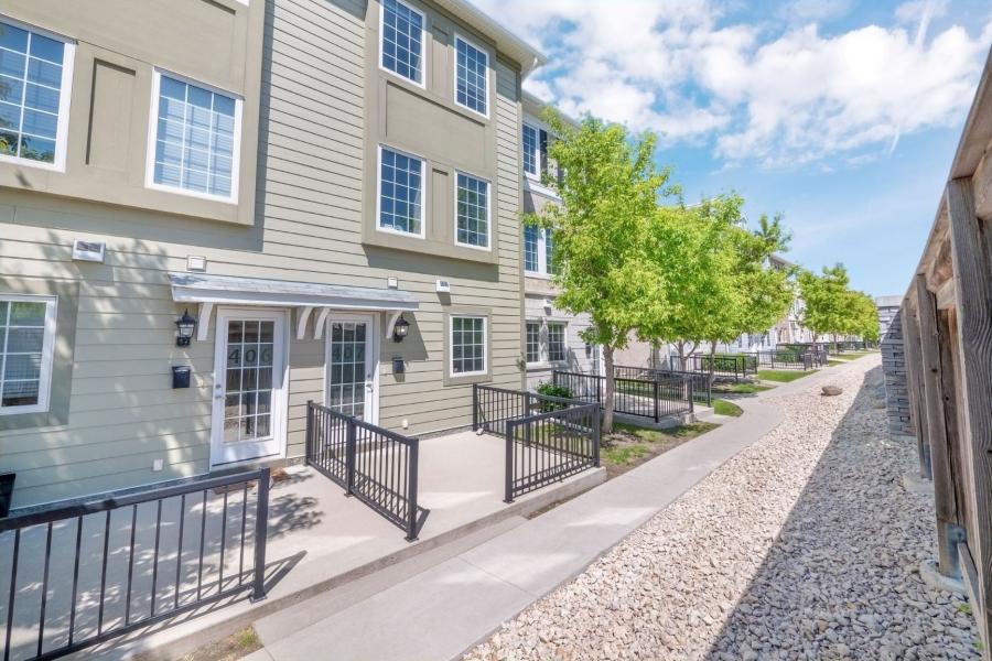 407-15 Bridgeland Dr S